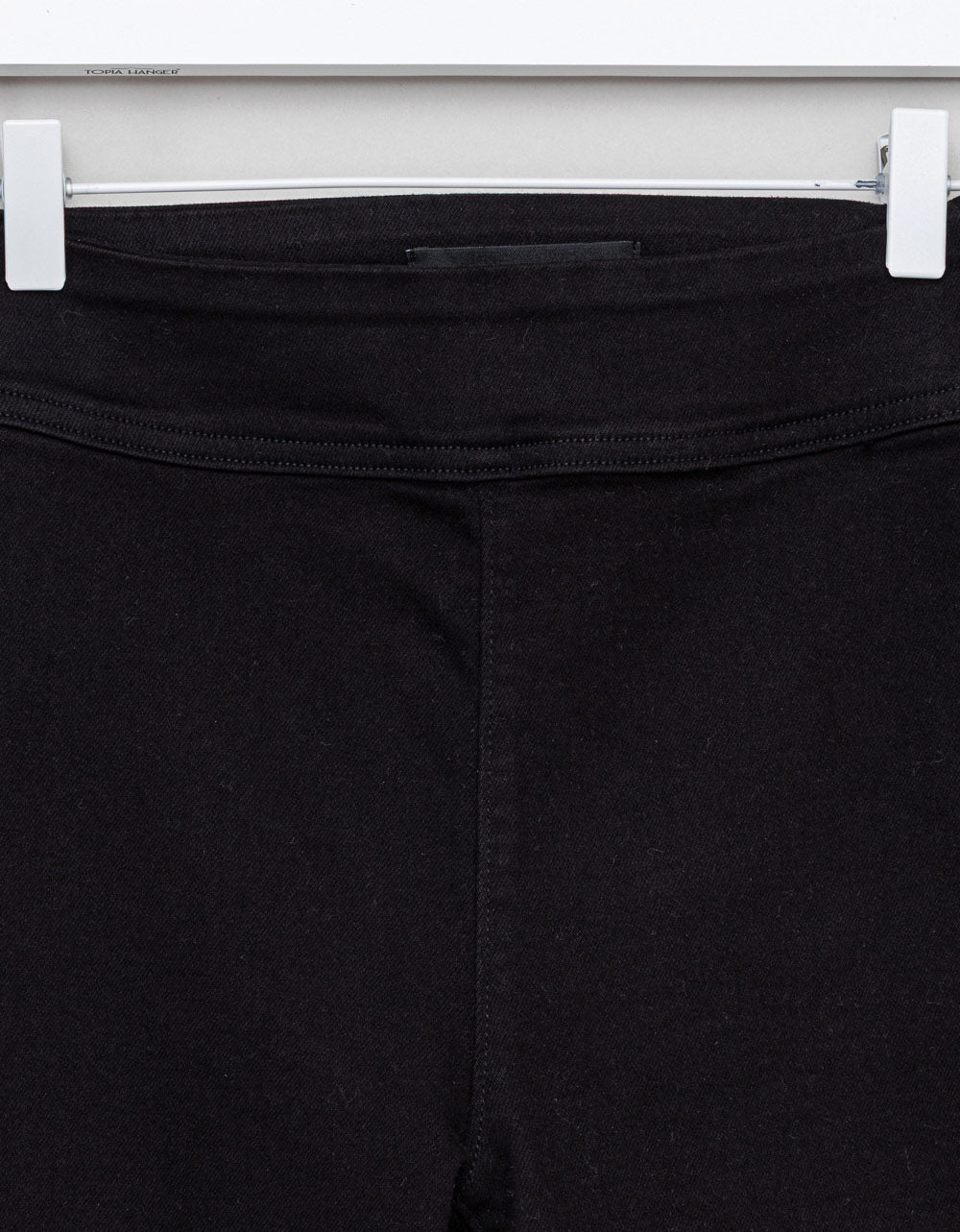 Noir Capri Pants