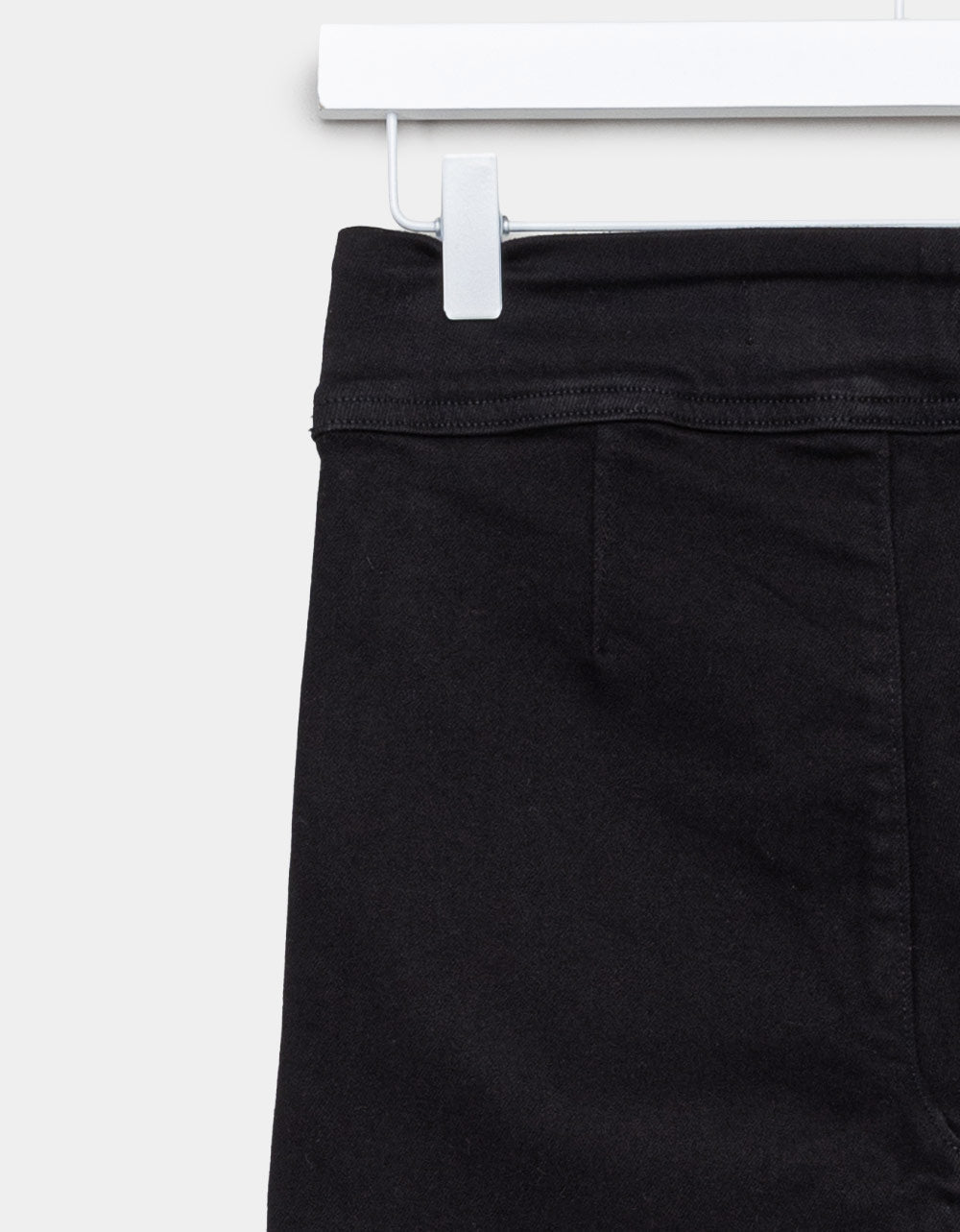 Noir Capri Pants