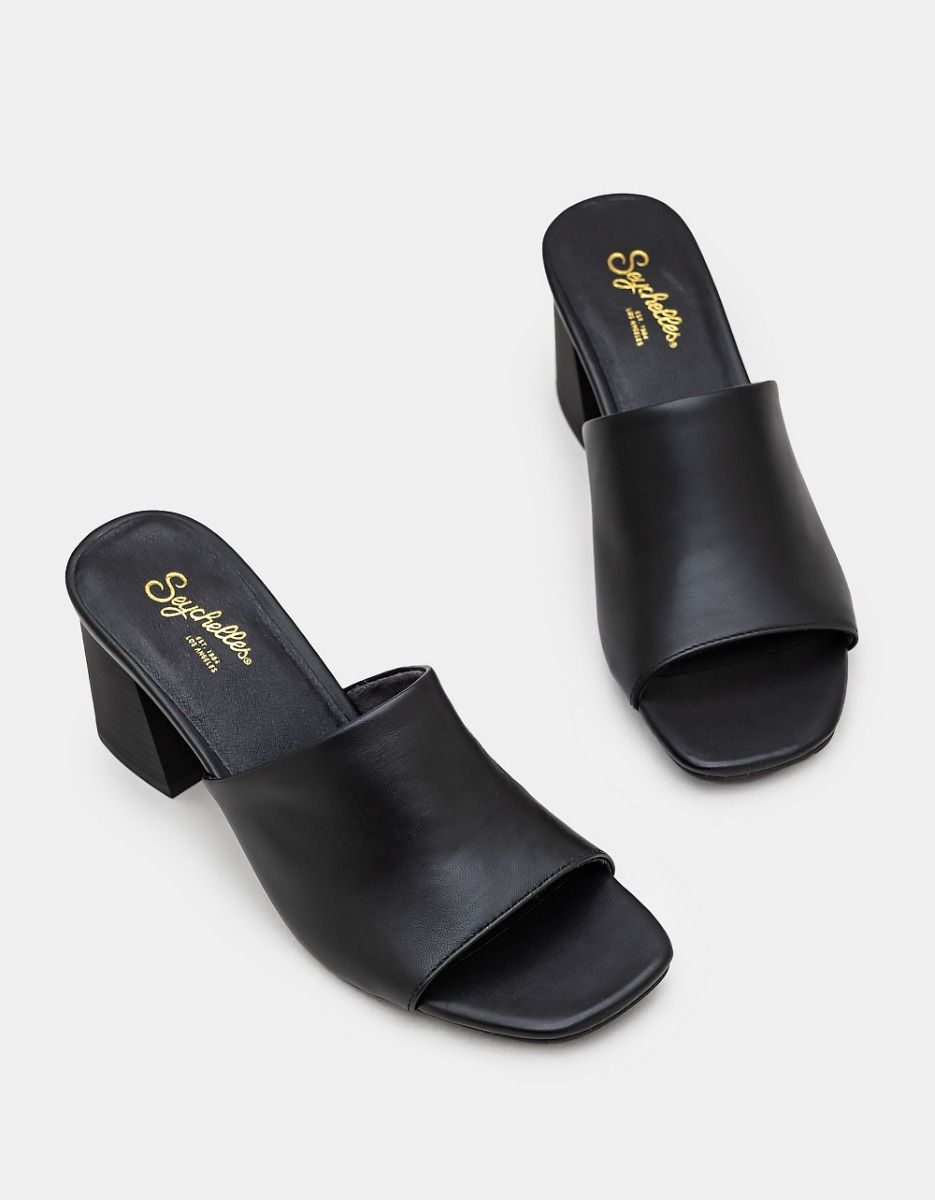 Adapt Sandal in Black_2
