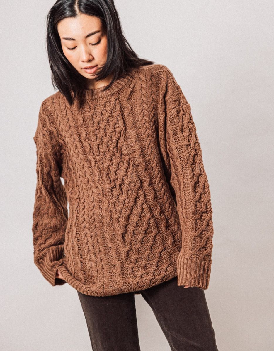Overly Cable Sweater in Brown_2