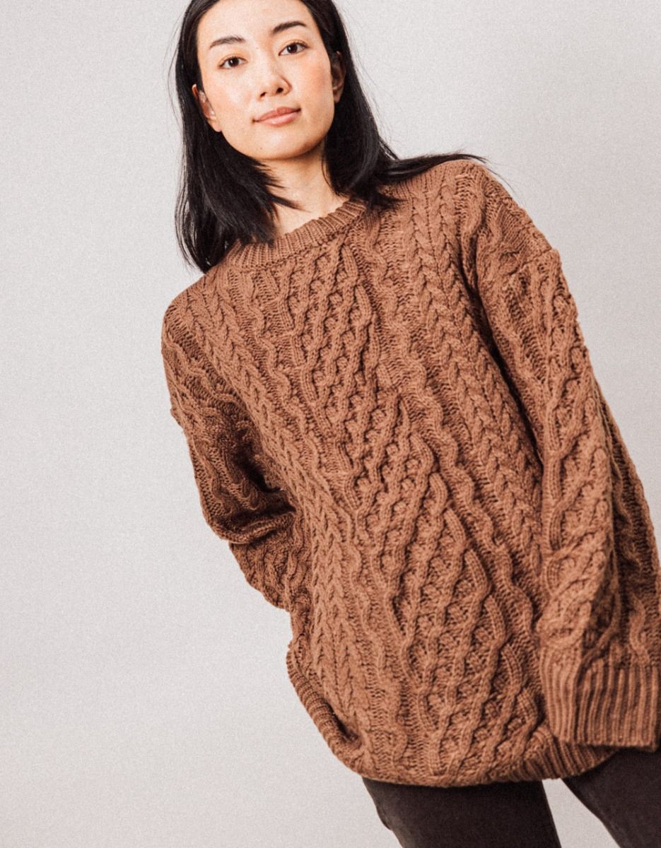 Overly Cable Sweater in Brown_1
