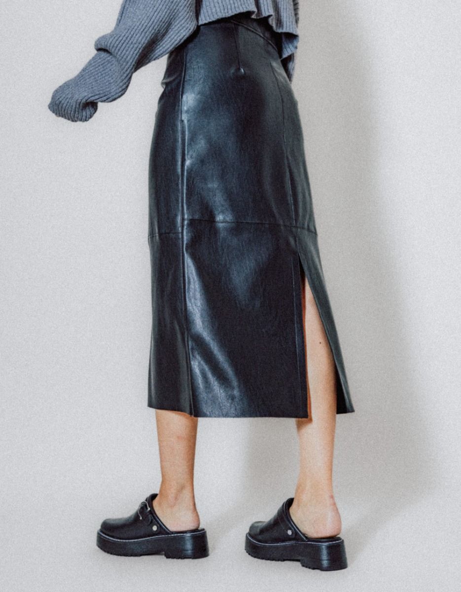 Jeannie Midi in Faux Leather_5