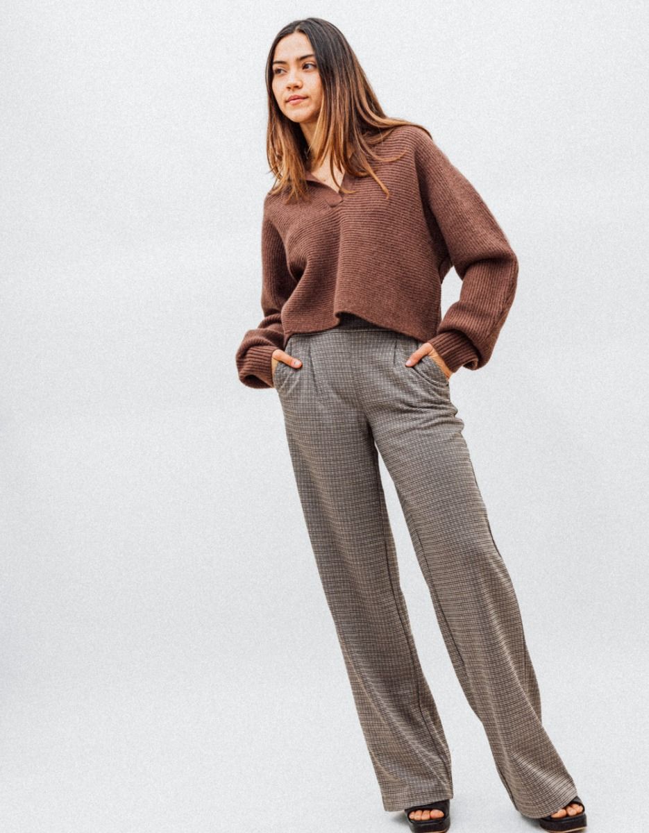 Bee Split Neck Sweater_1