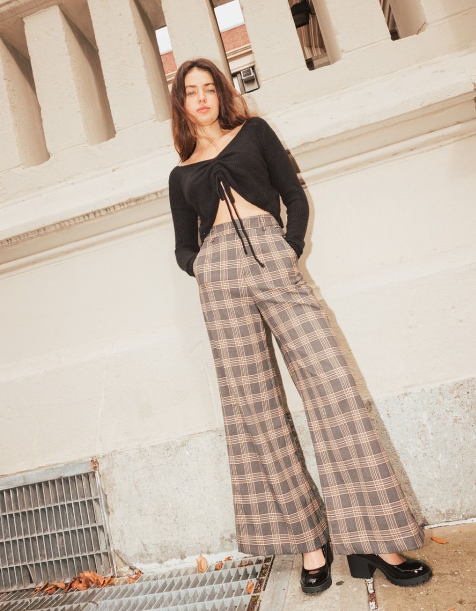 Cinch Sweater in Black_2