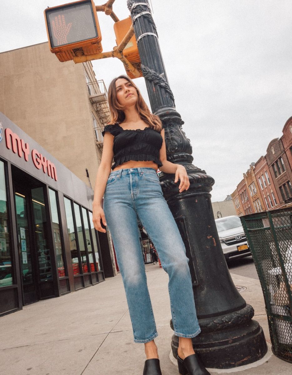 Wedgie Straight in Calling All Blues_4