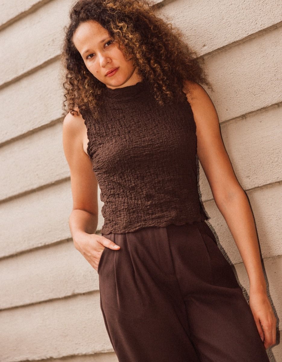 Mae Crinkle Top in Brown_1