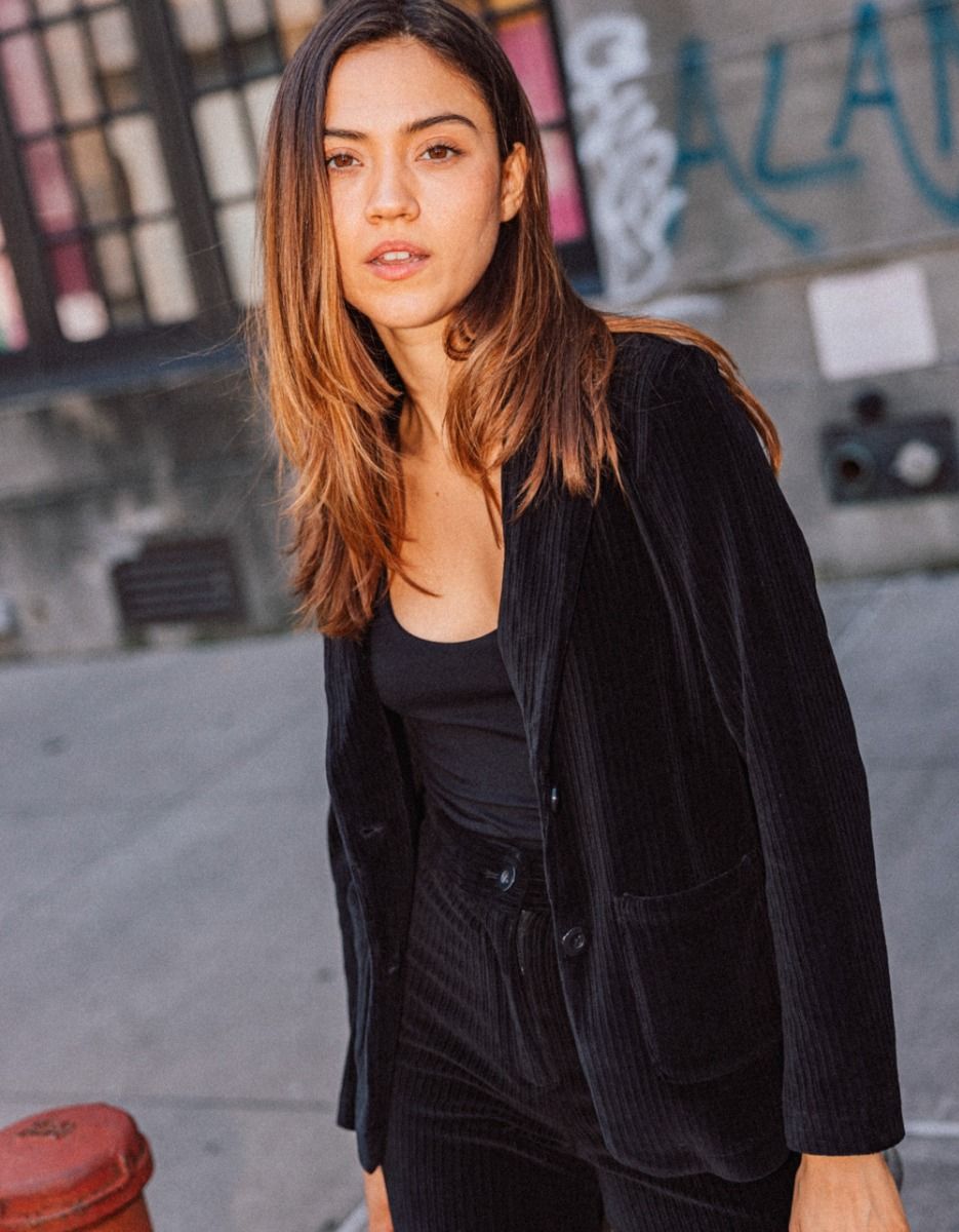 Velours Blazer in Black_2