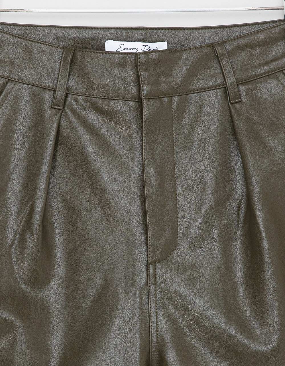 Avryl Faux Leather Pants in Olive_4