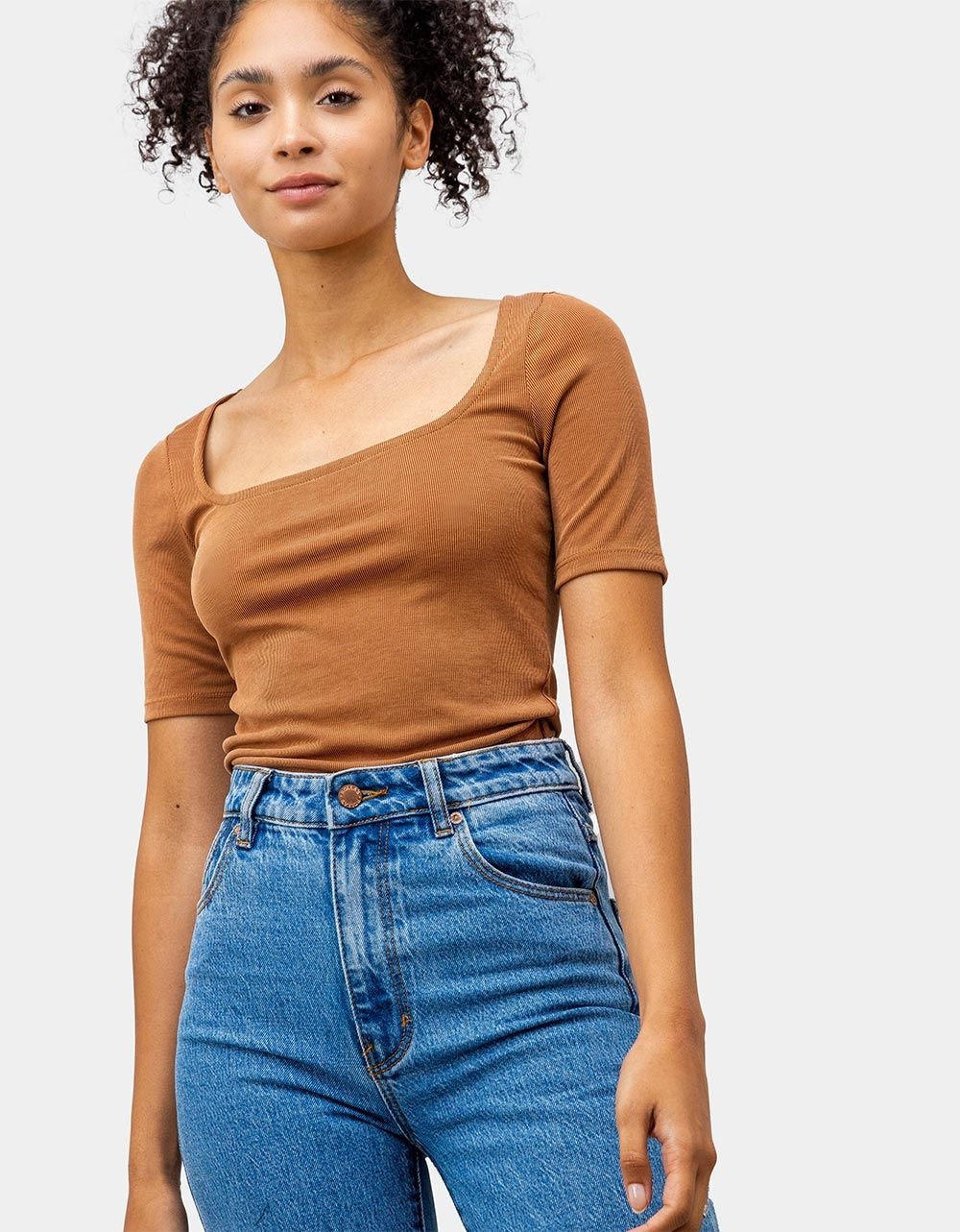 Briar Square Neck Tee in Mocha_3