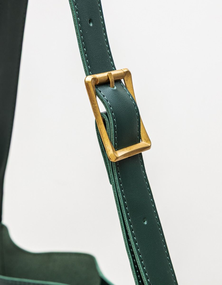 Buckle Tote in Green_3