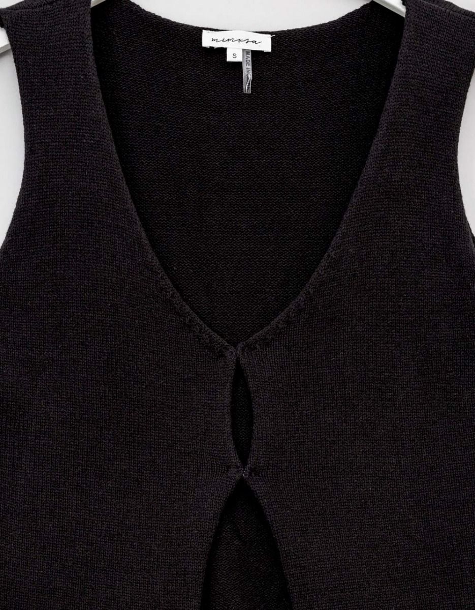 Colby Split Top in Black_2