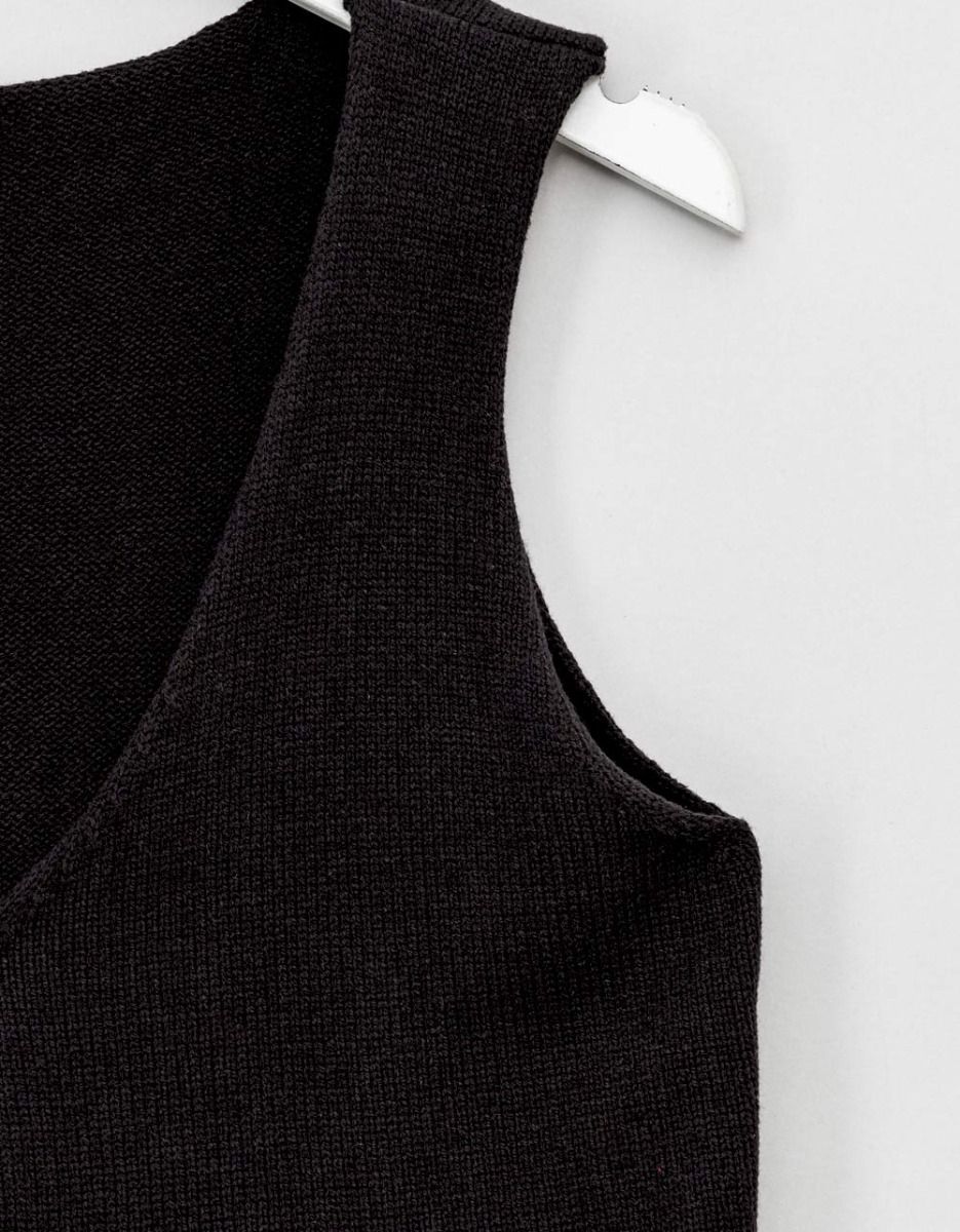 Colby Split Top in Black_1