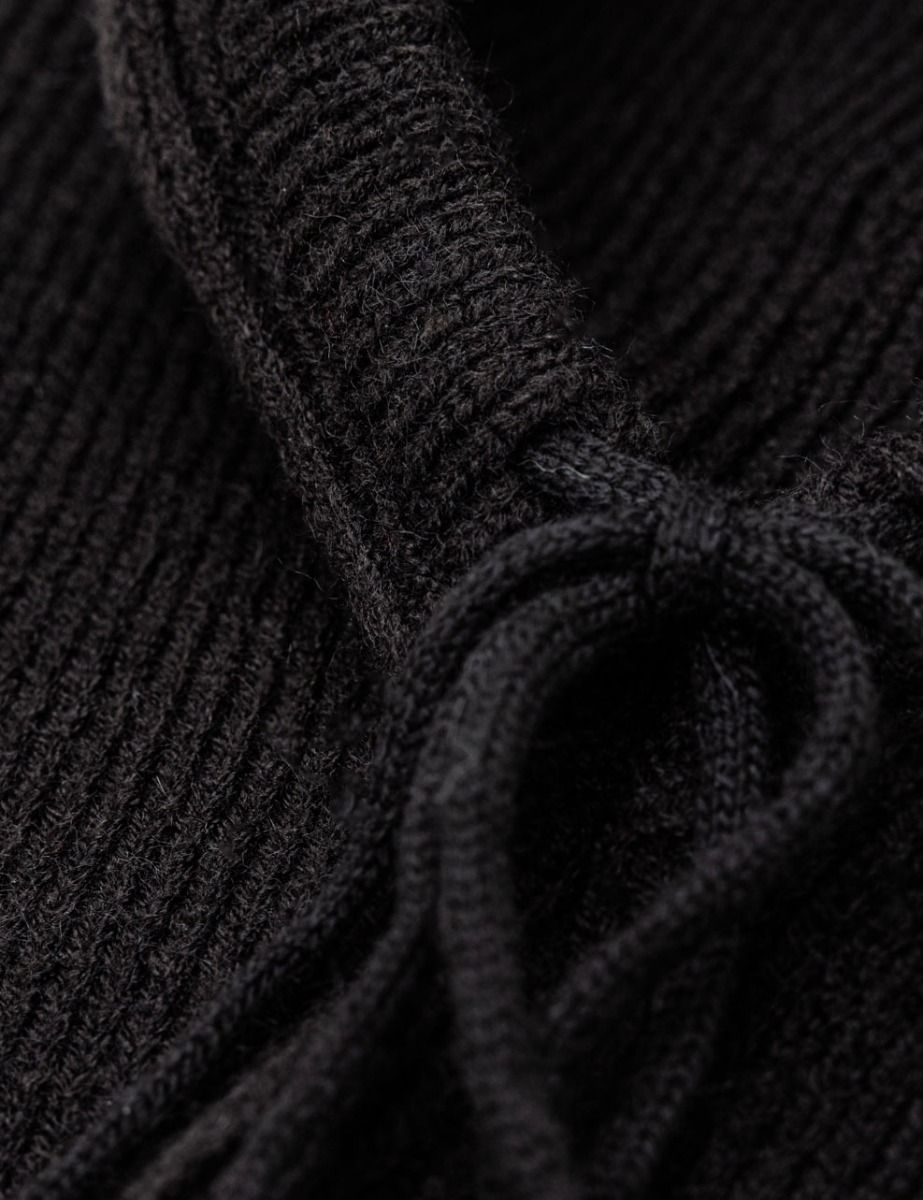 Cozy Hood in Black_2