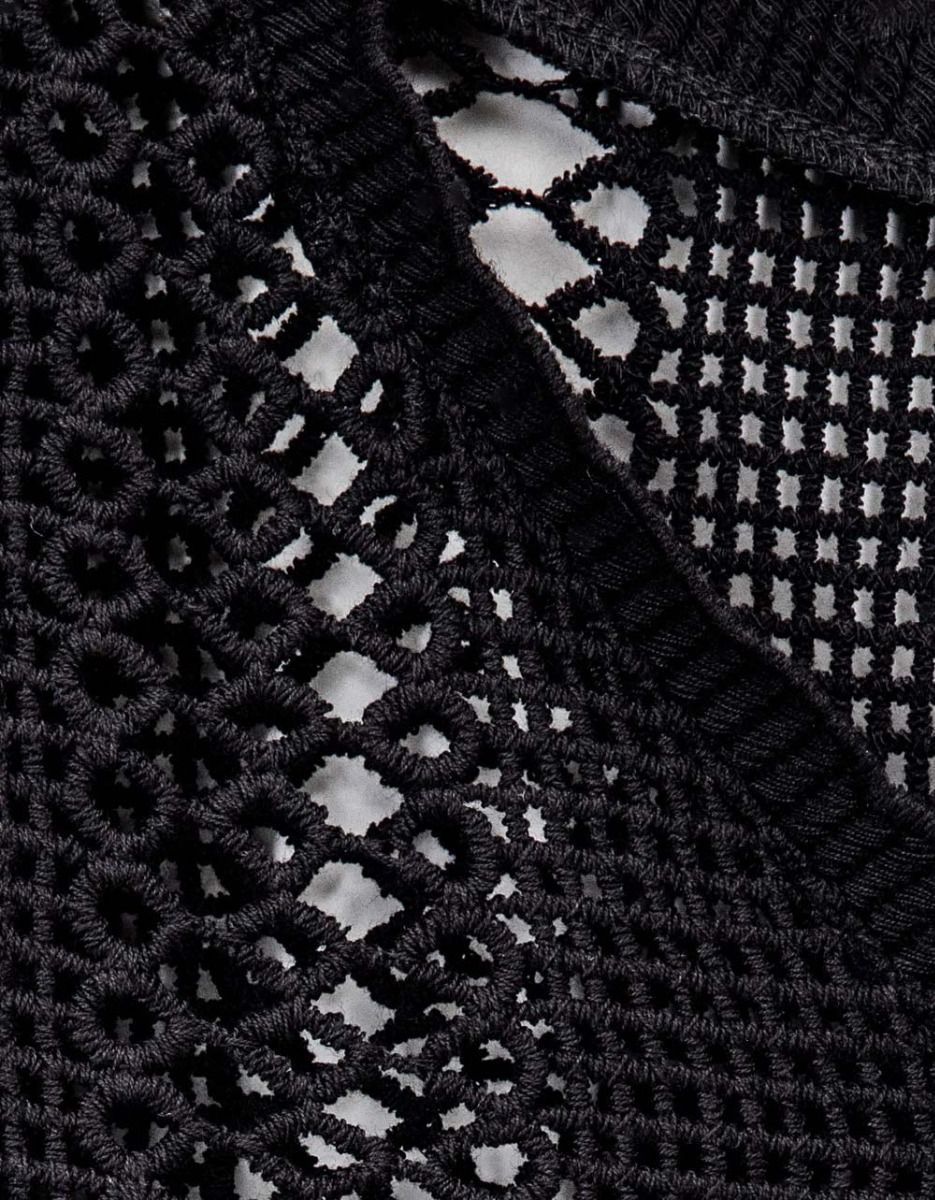 Crochet Vest in Black_4