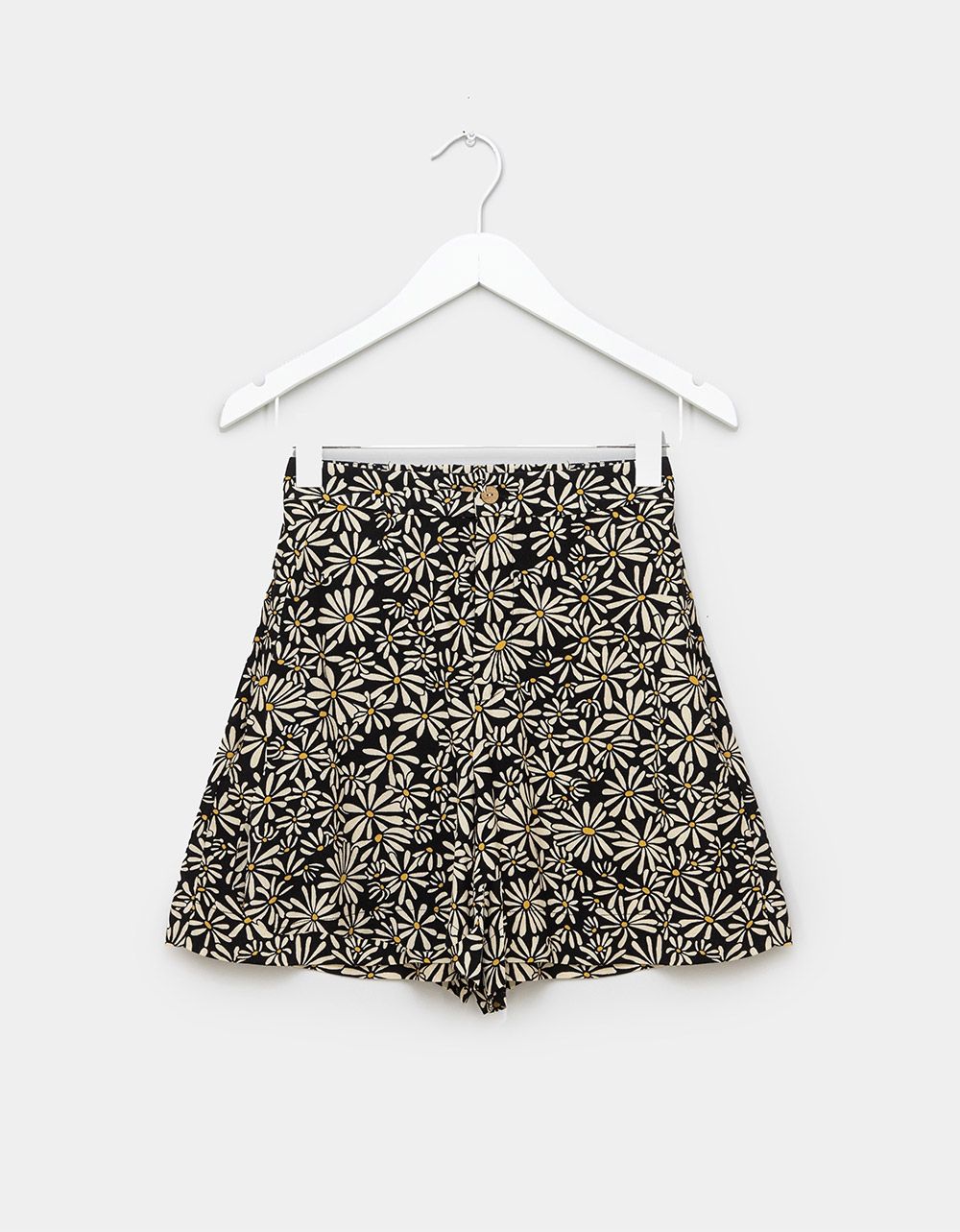 Daisies Print Short_0