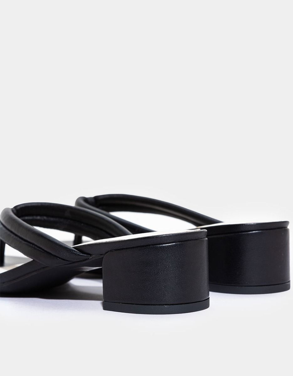 Exhale Sandal in Black_5