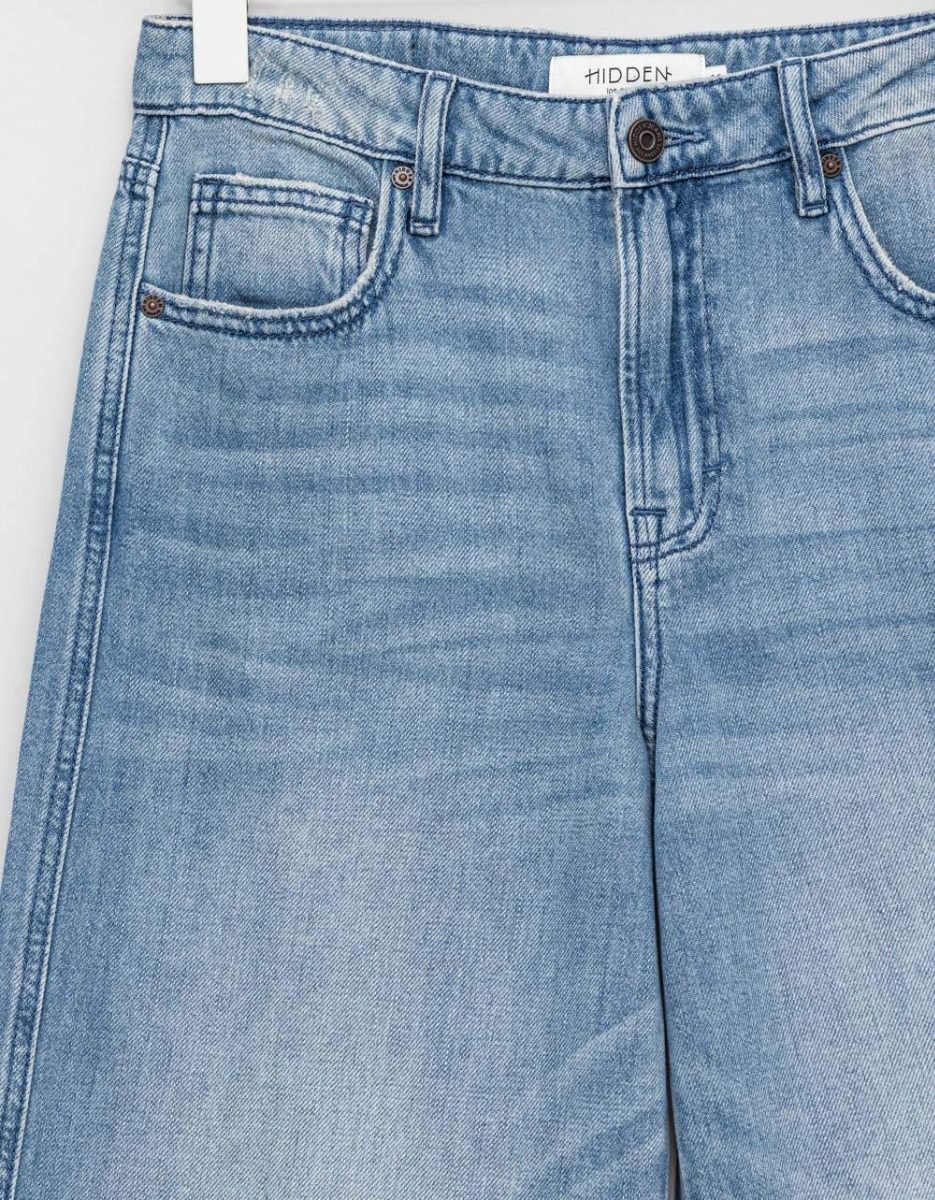 Featherweight Midrise Nori in Light Wash_2