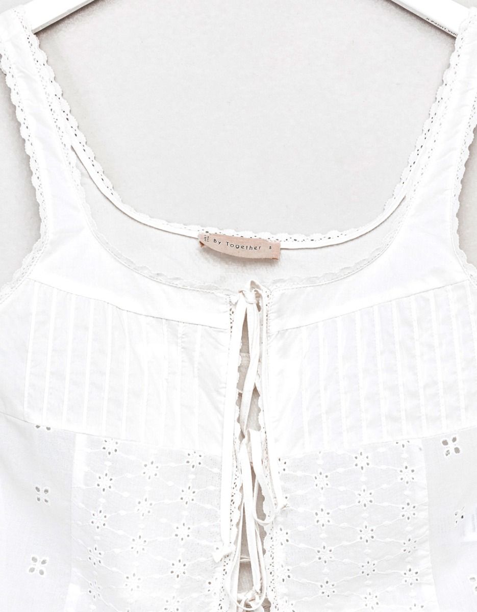 Freddie Eyelet Top in Ivory_5