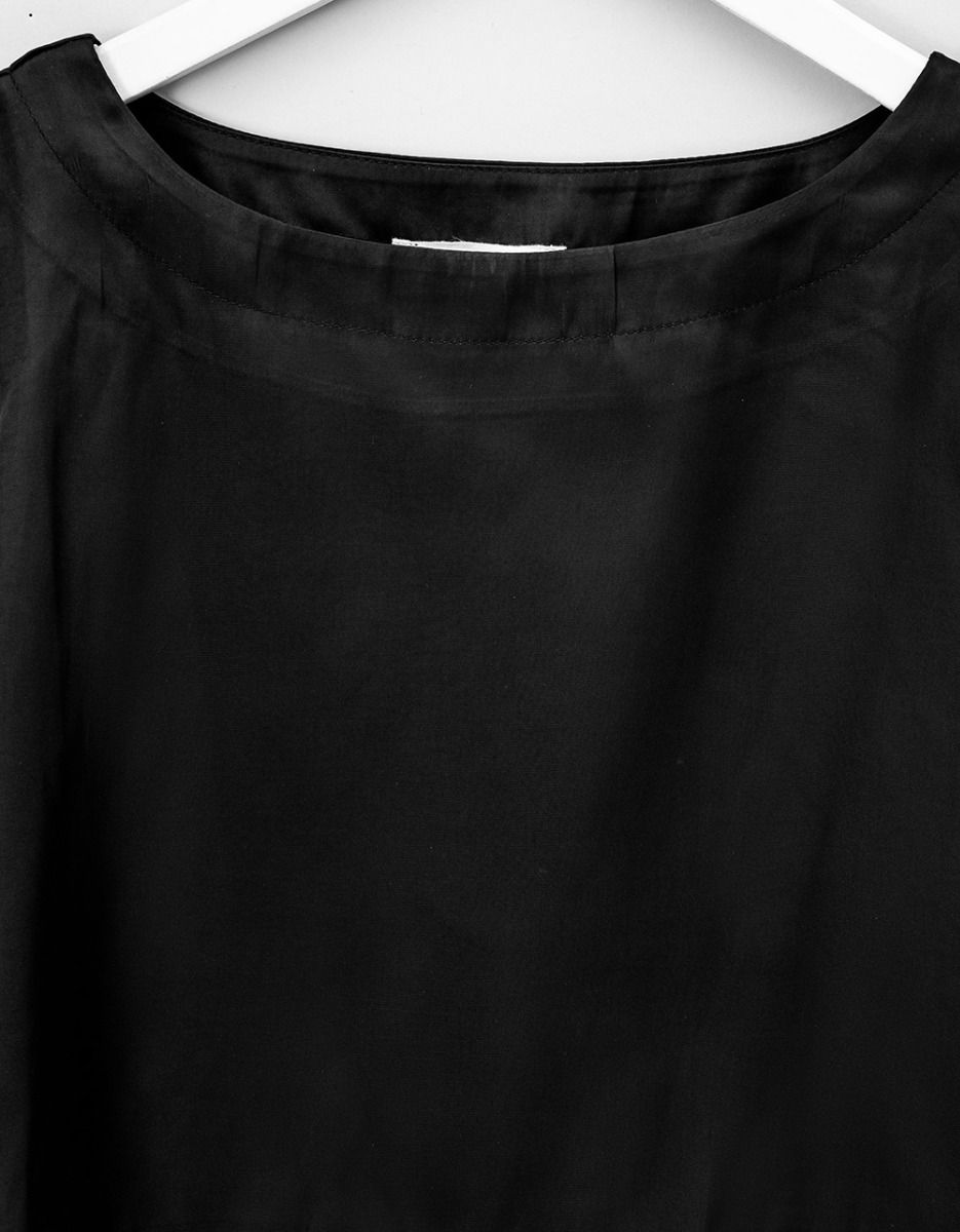 Going This Way Top in Black_3