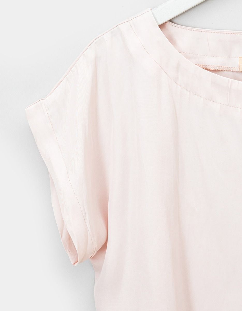 Going This Way Top in Pearl_5