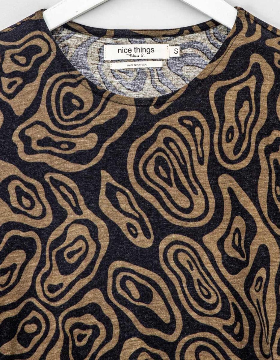 Isobars Print Top in Black_4