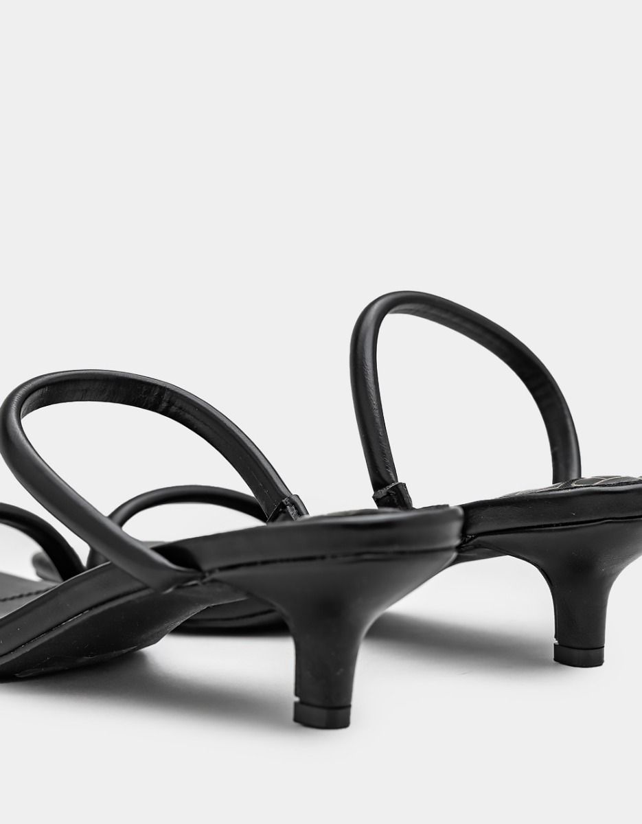 Jeanne Kitten in Black_4