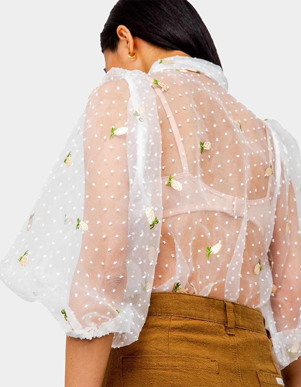 Kell Embroidered Puff Blouse_3