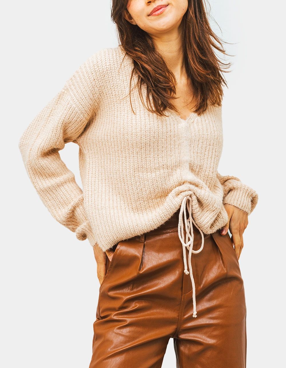 Kiki Cinch Front Knit in Beige_1
