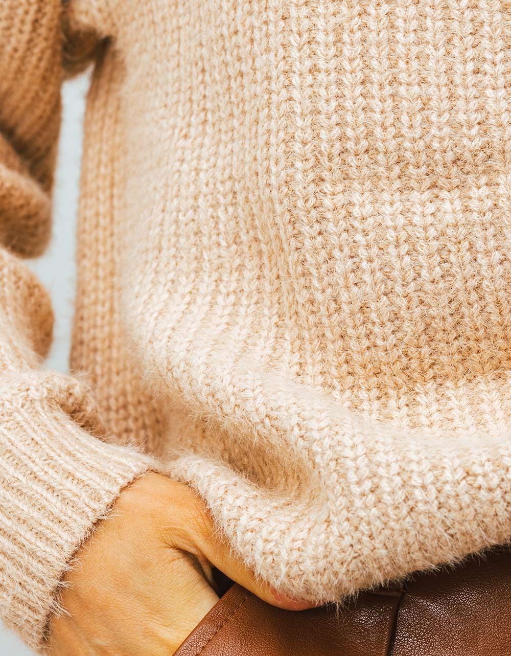 Kiki Cinch Front Knit in Beige_3