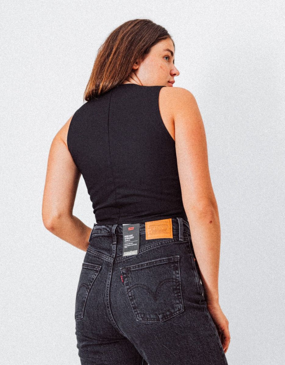 Korey Vest in Black_4