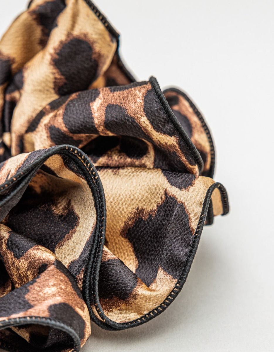 Leo Scrunchie_1