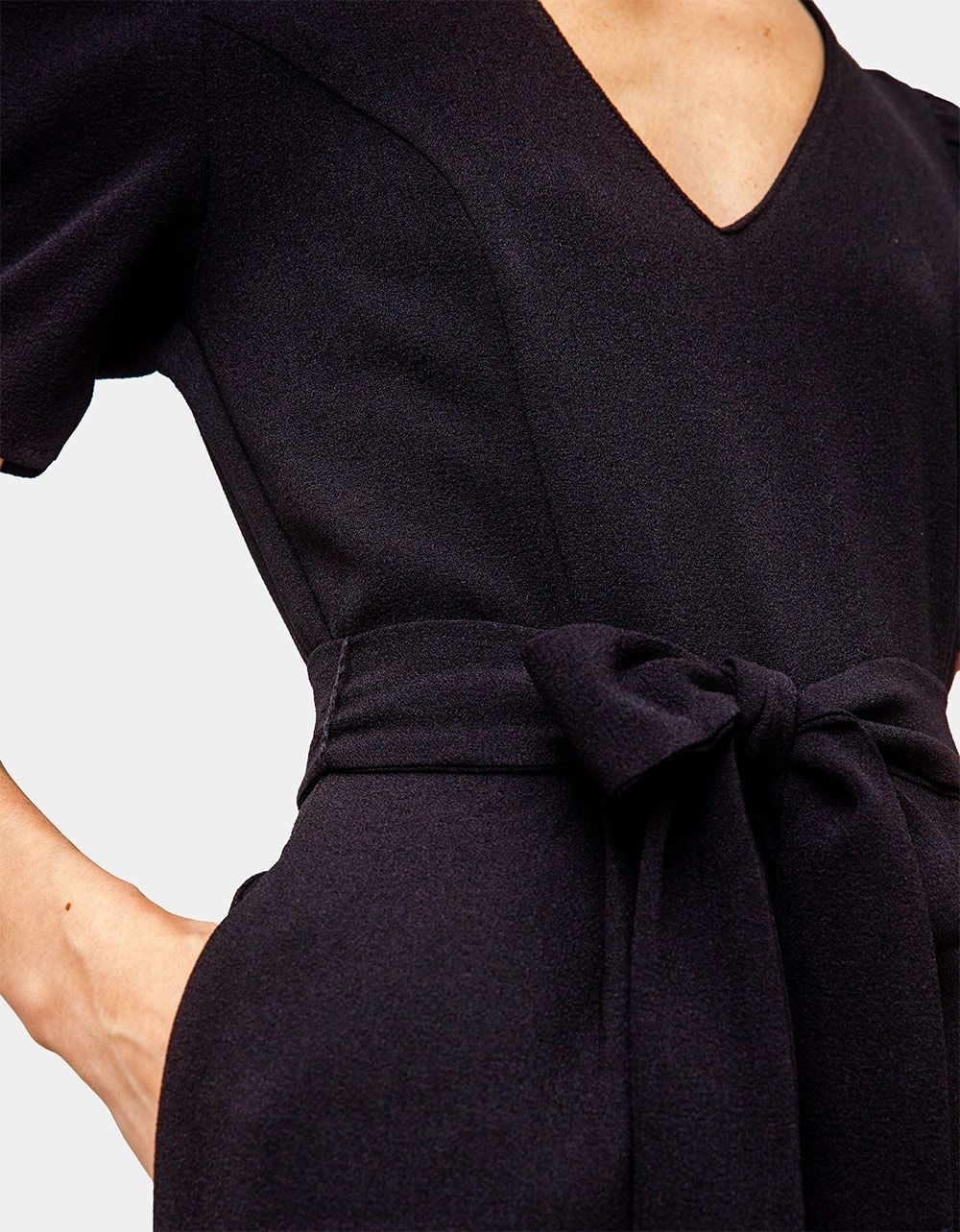 Liora V-Neck Jumpsuit_5