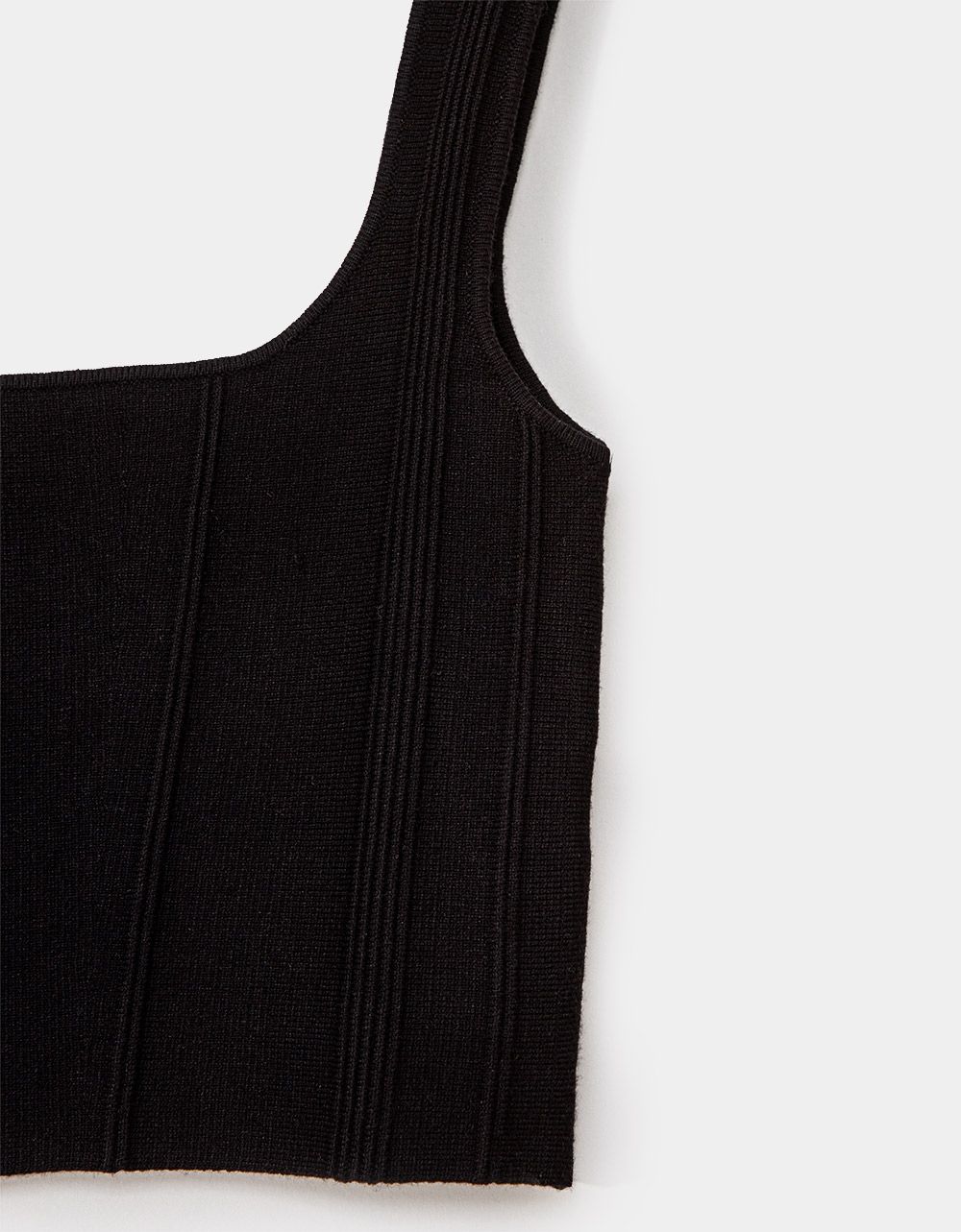 Millie Crop Top in Black_2