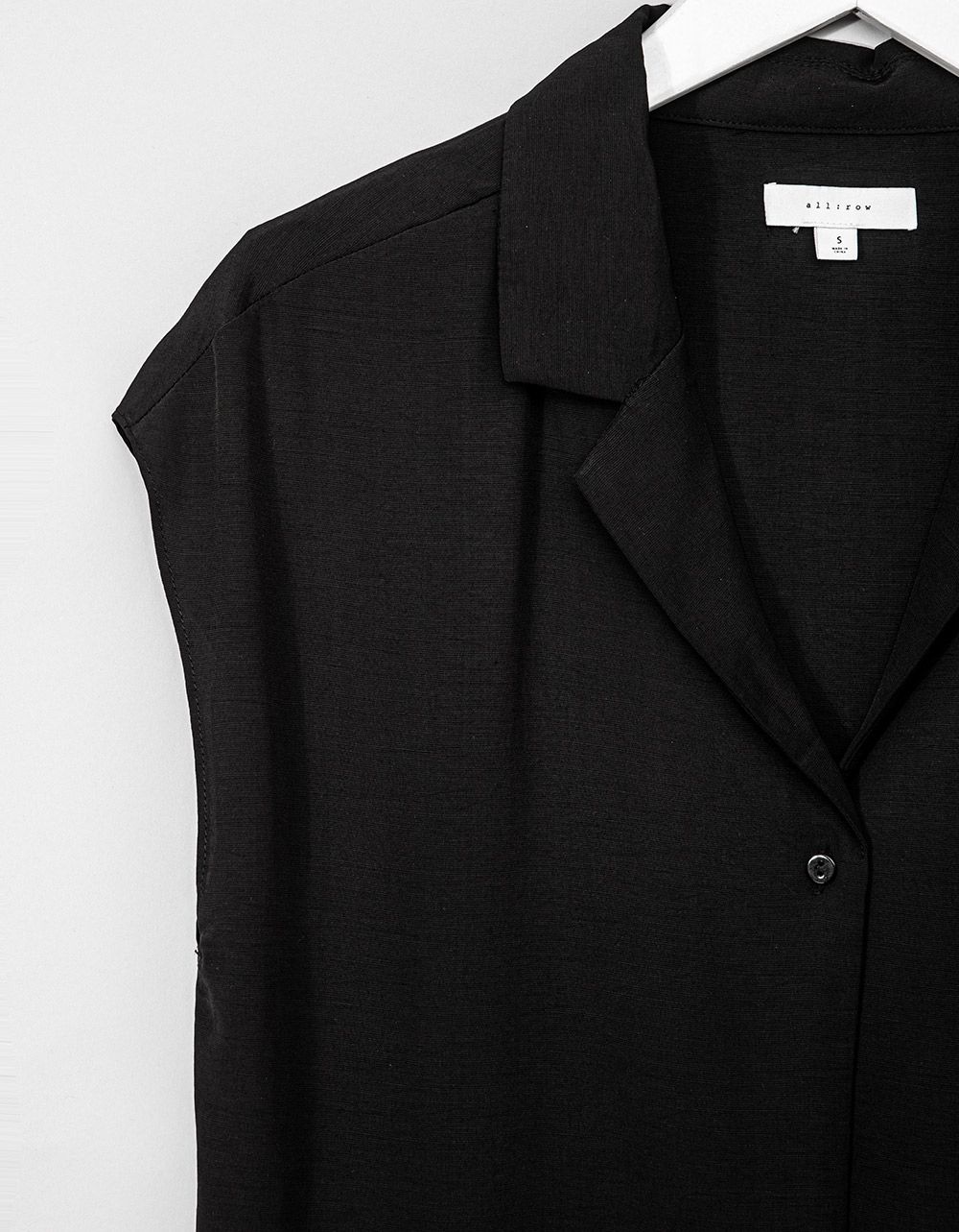 Min Button Blouse in Black_1