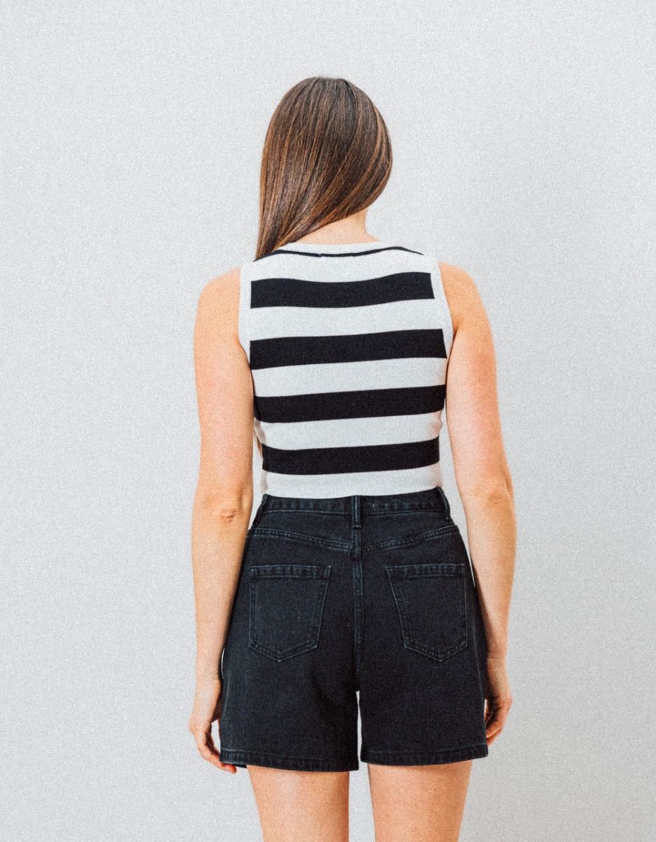 Naomi Denim Shorts in Washed Black_3