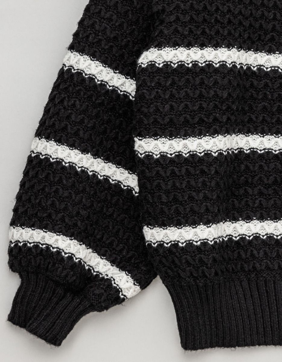 Noir Stripe Sweater_4