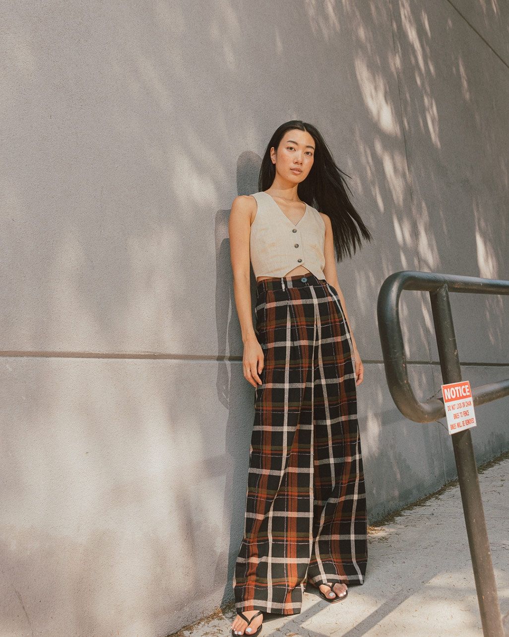 Whit Button Vest in Tan_4