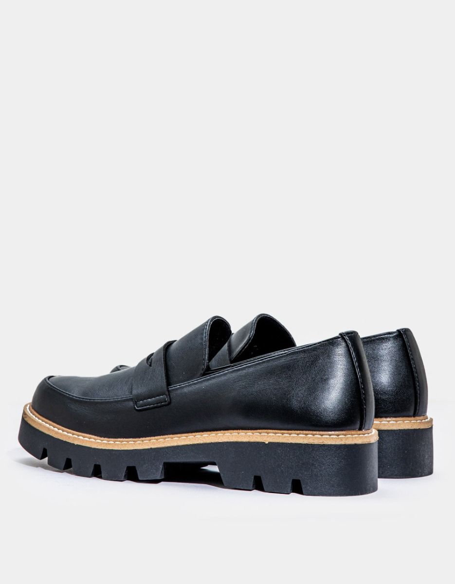 Playback Loafer in Black_5