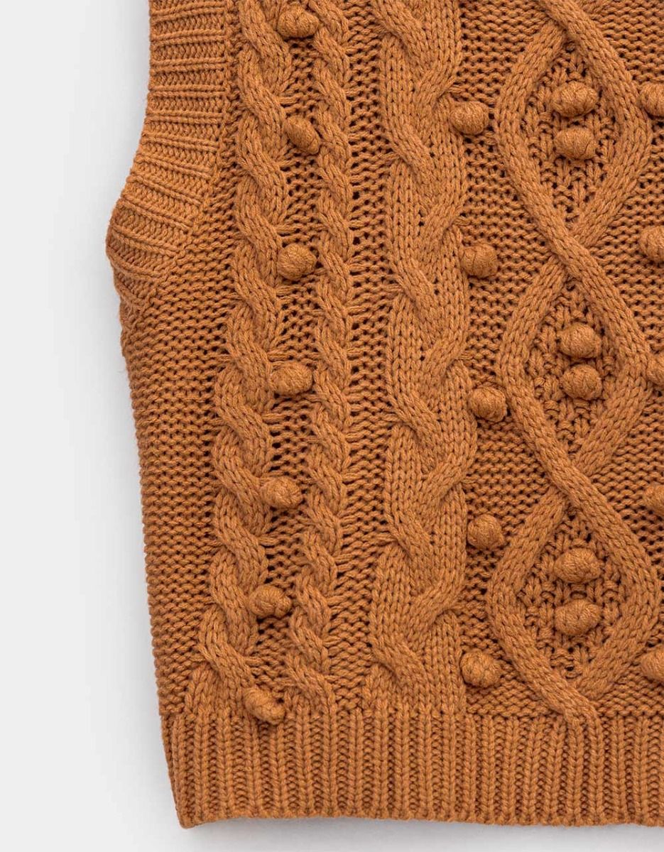 Pom Knit Vest_3