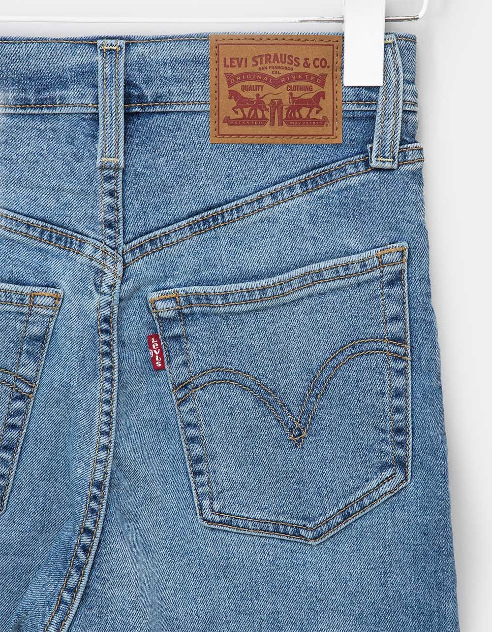 Levi's Ribcage Straight Ankle in Worn Out_3