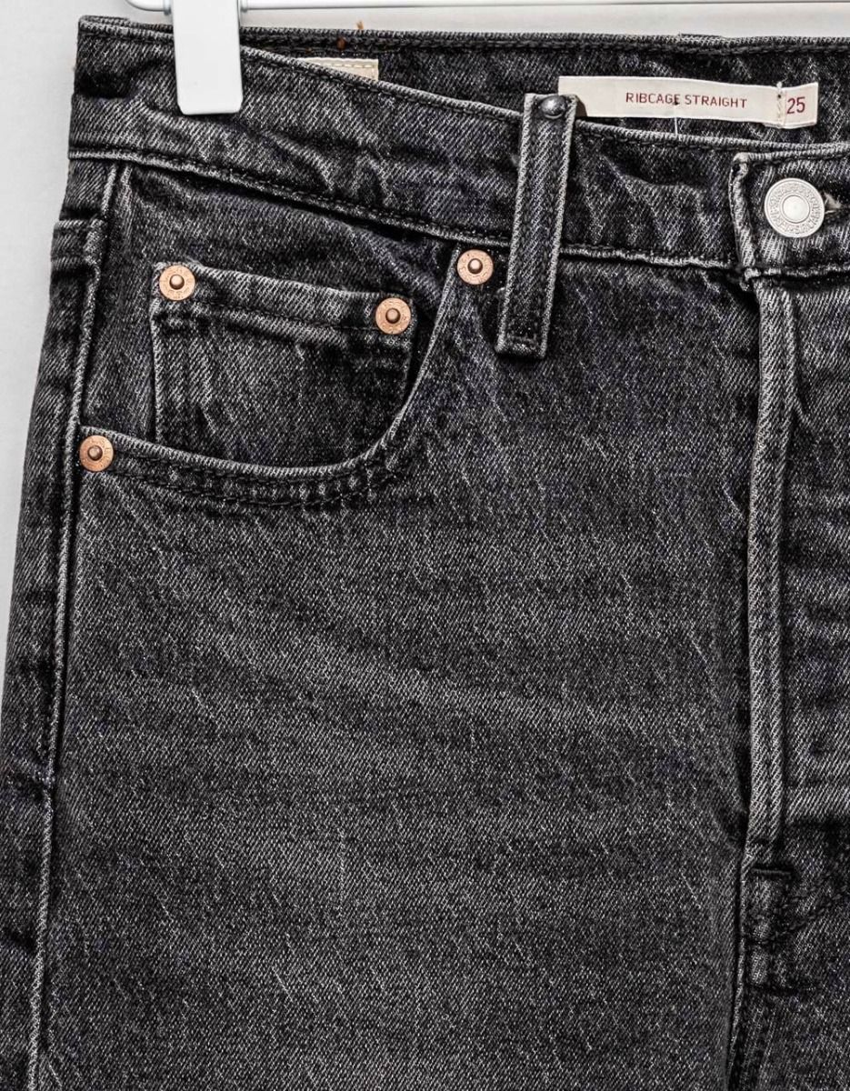 Ribcage Straight in Static Noise_2