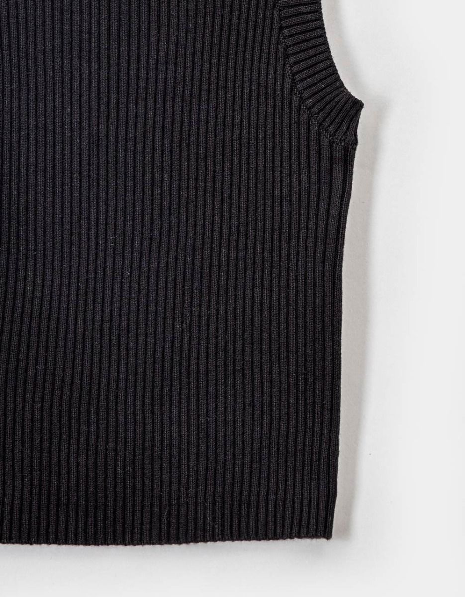 Sawyer Crop Knit in Black_3