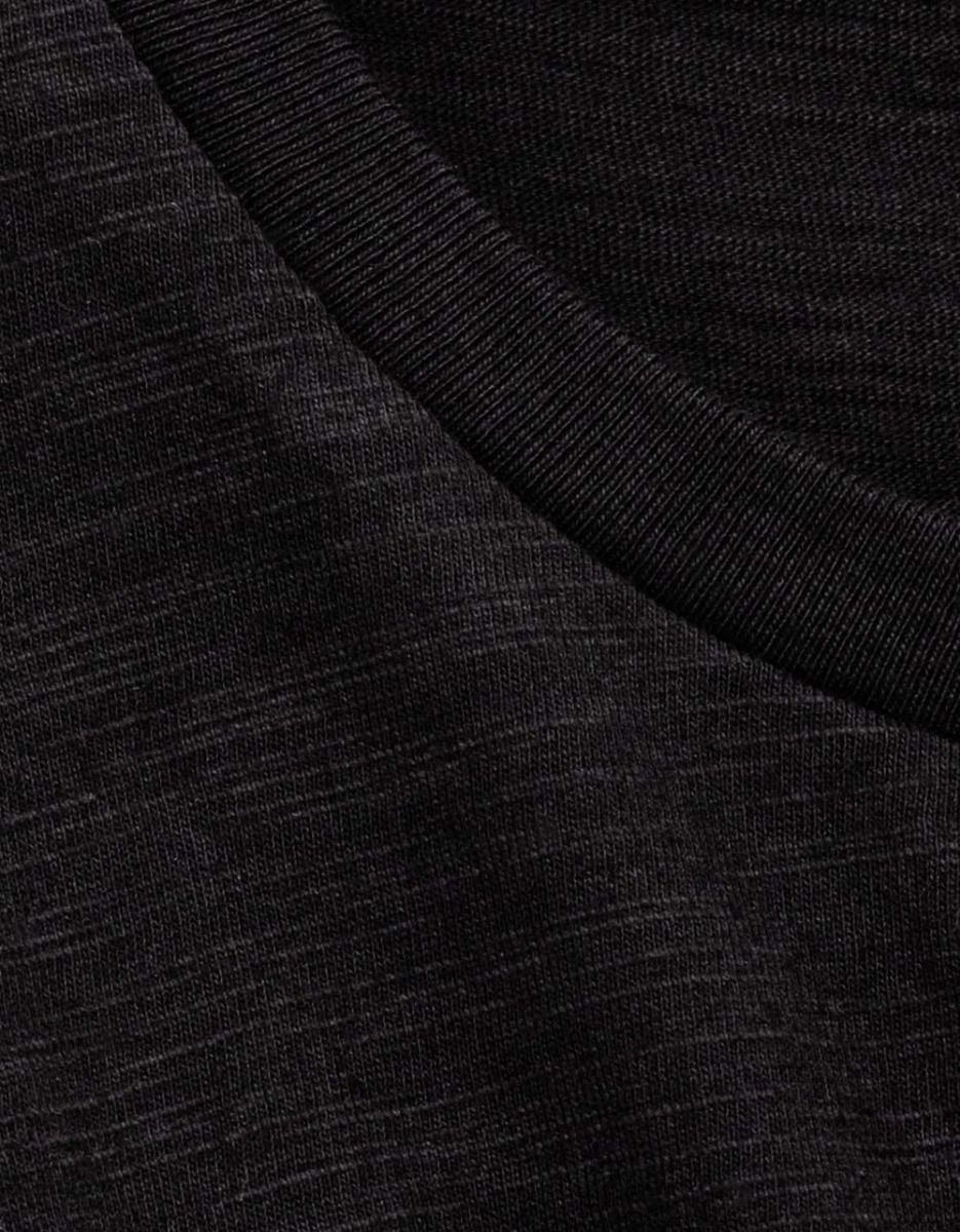 Smocked Tee in Noir_3