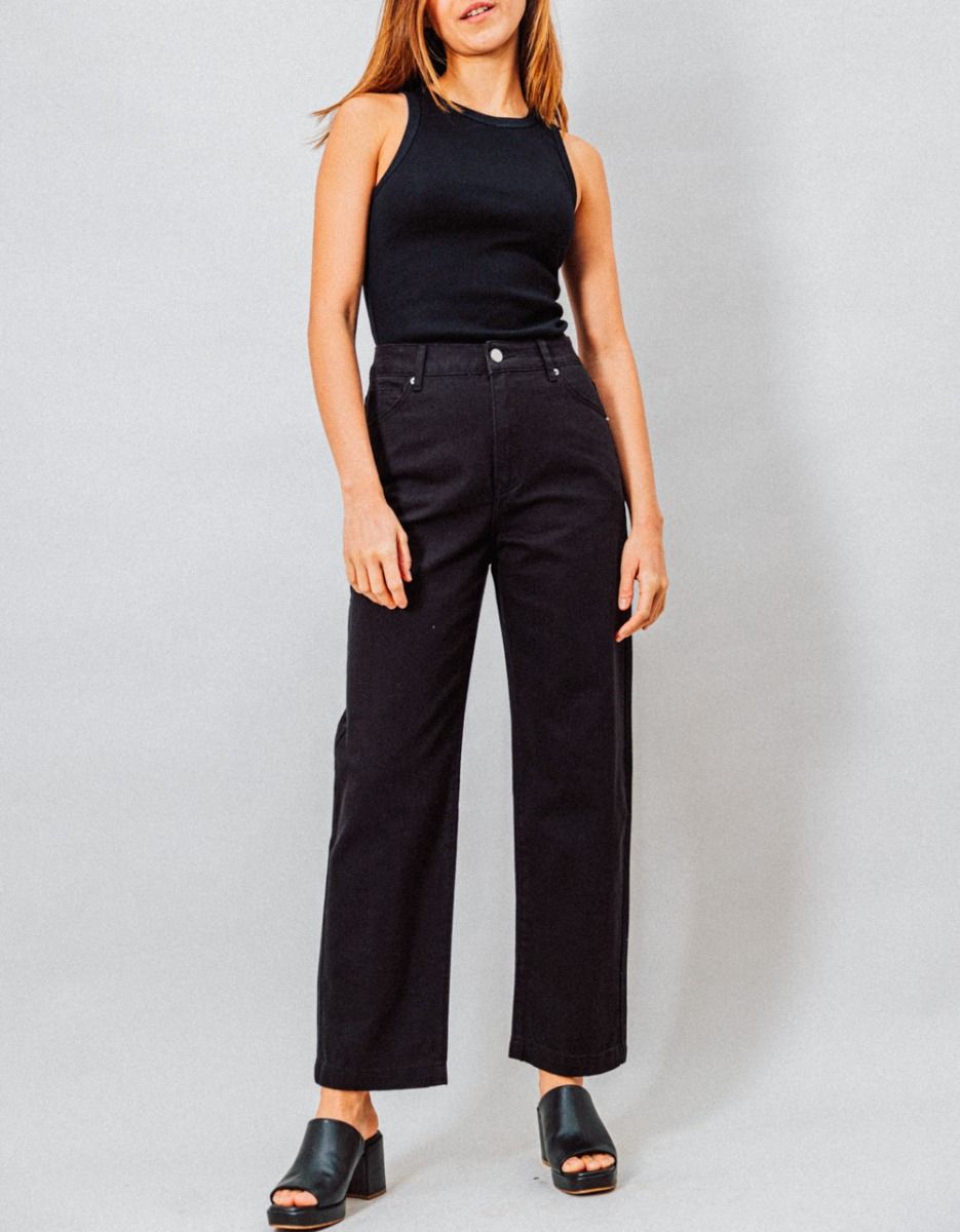 Tessa Jean in Black_1