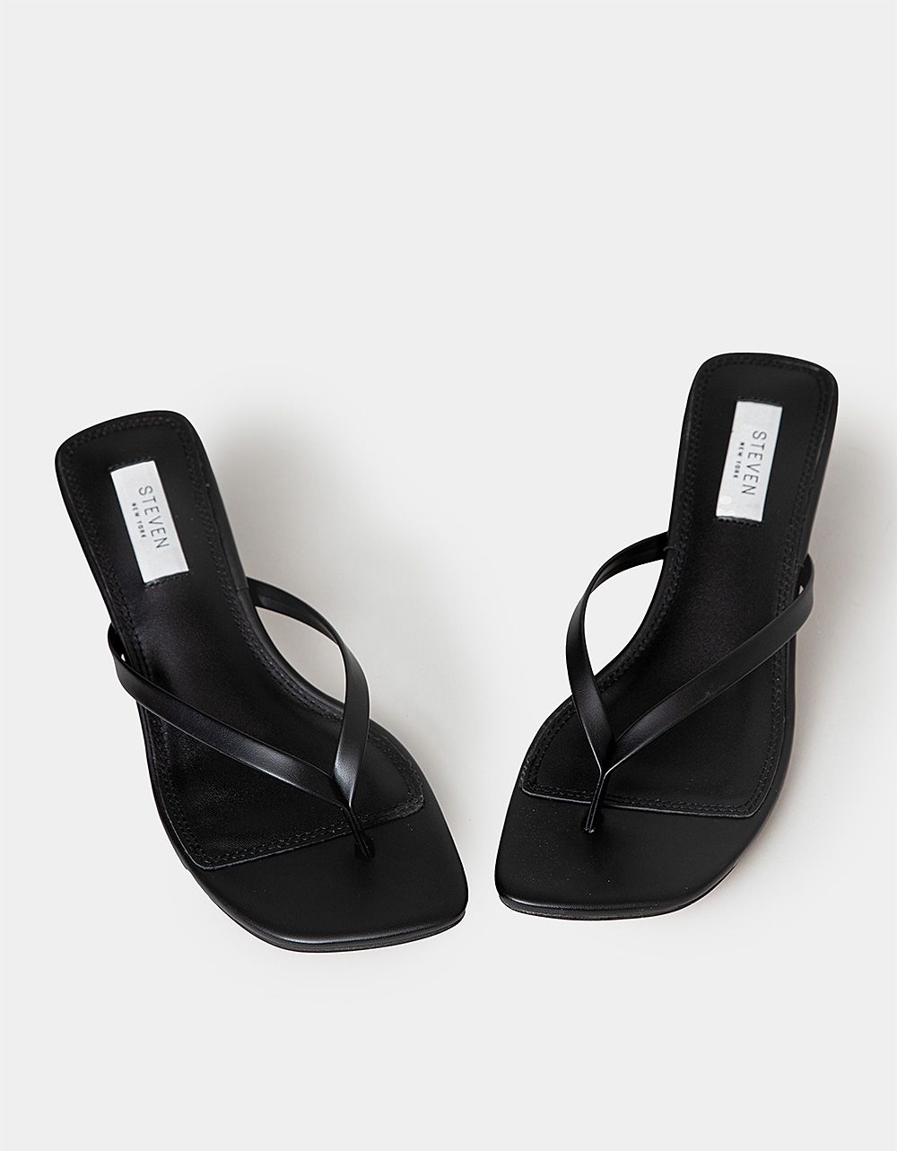 Tipper Sandal in Black_4