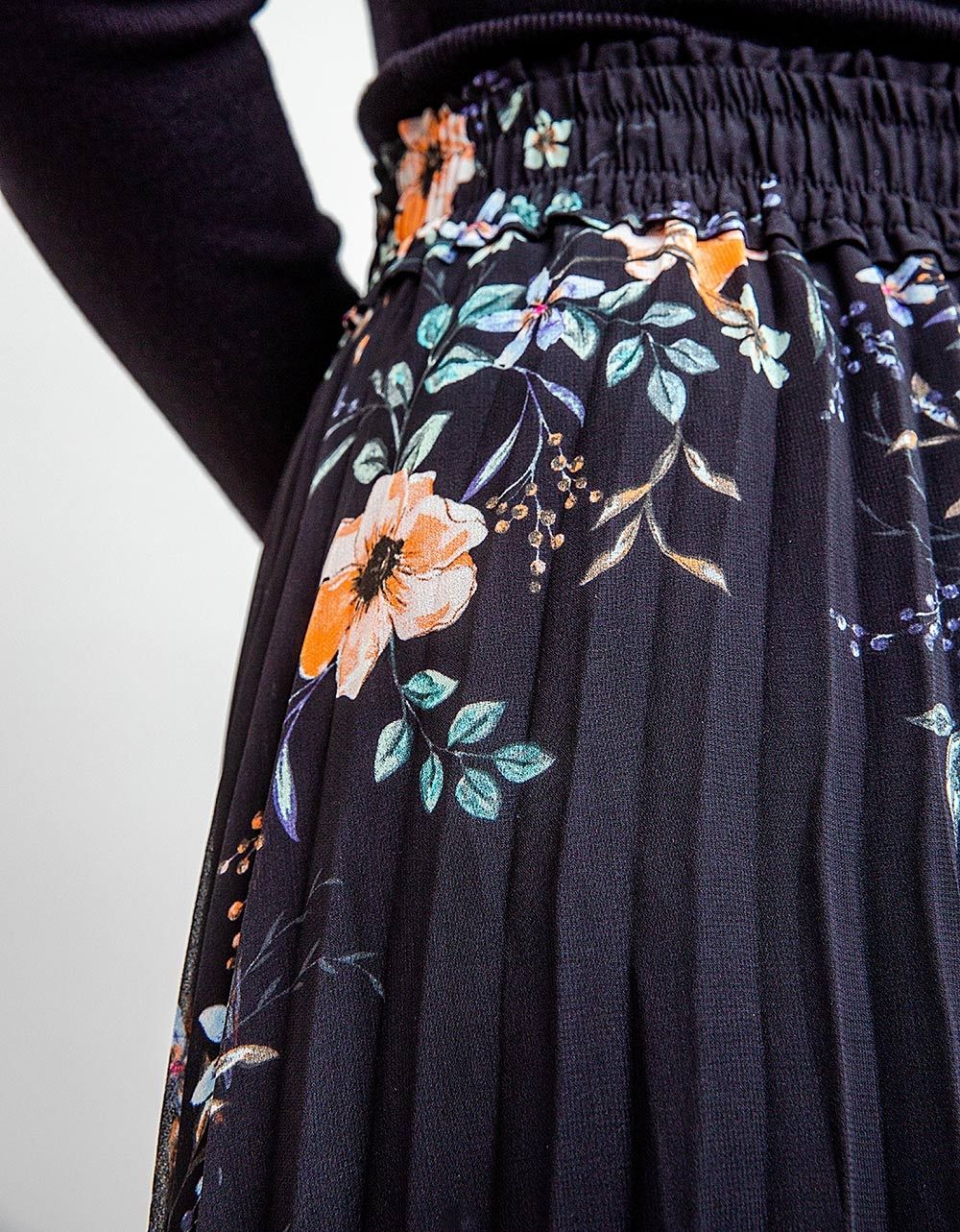 Valencia Pleated Midi Skirt_5