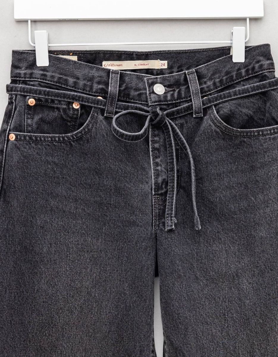 XL. Straight in Influential_3