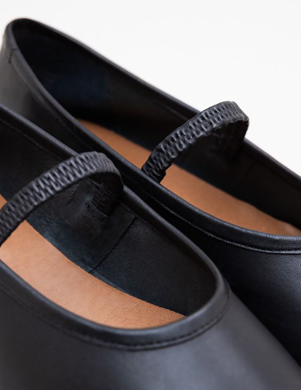 Leather Sweetheart Flat