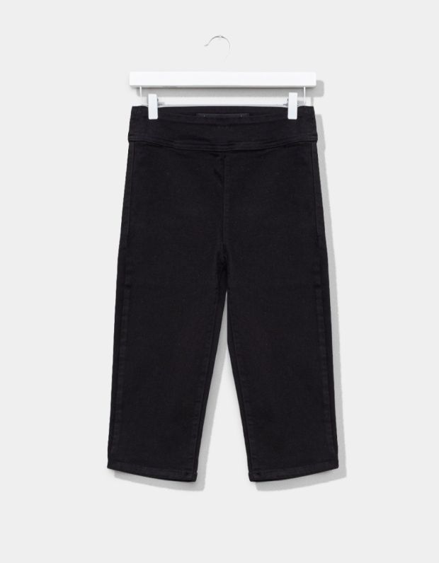 Noir Capri Pants