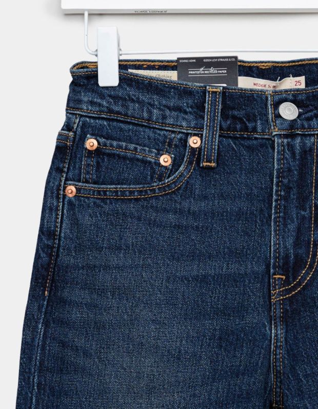 Wedgie Slim in Parallel Life